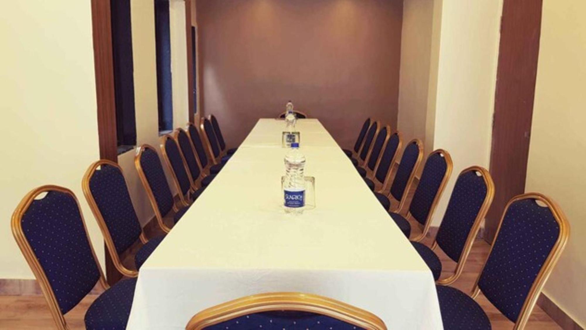 Hotel Ashoka, Pune Yerandwane Dış mekan fotoğraf