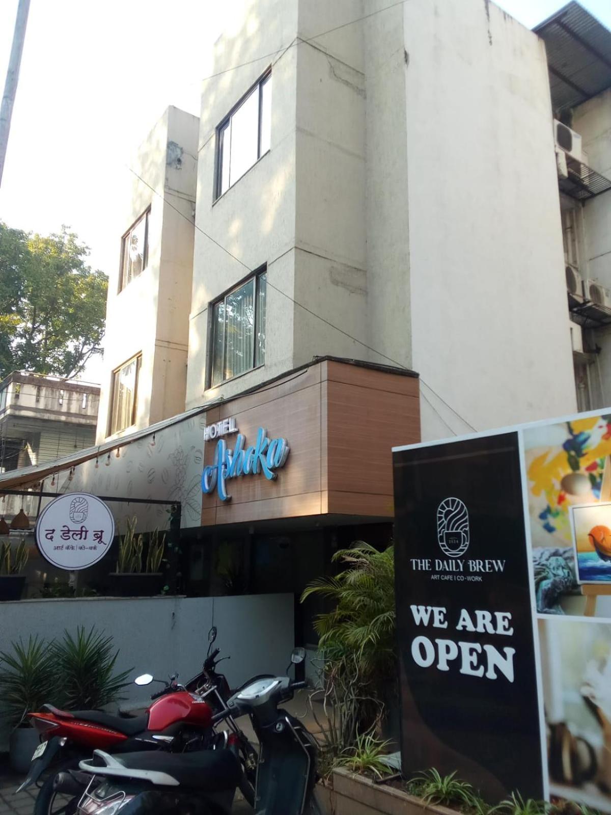 Hotel Ashoka, Pune Yerandwane Dış mekan fotoğraf