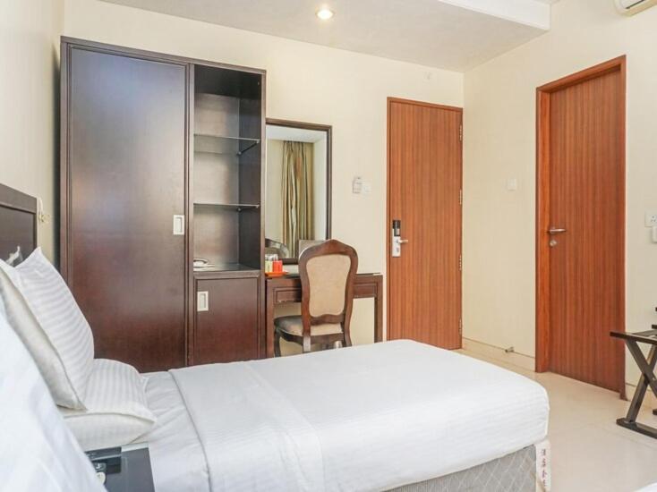 Hotel Ashoka, Pune Yerandwane Dış mekan fotoğraf